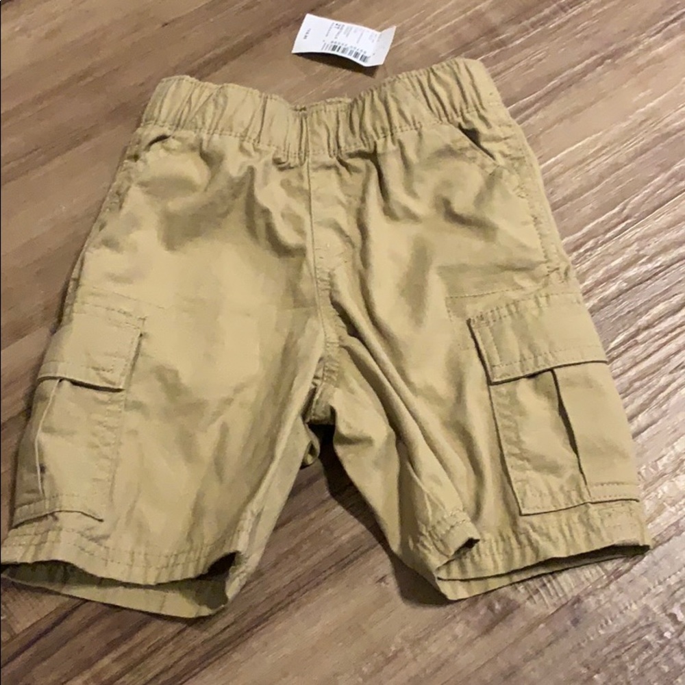 KHAKI SHORTS - NWT